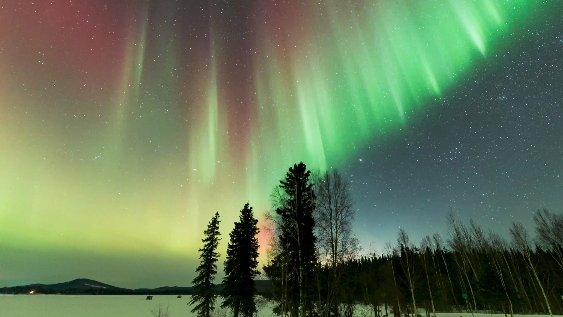Overnight aurora timelapse in Alaska